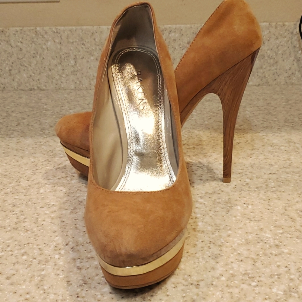 Stack heeled pumps Bakers